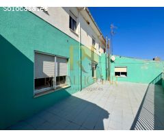 ¡Preciosa casa con negocio anexo en Cimanes De la Vega!