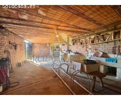 ¡Preciosa casa con negocio anexo en Cimanes De la Vega!