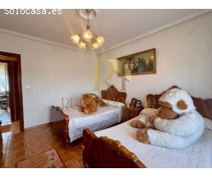 ¡Preciosa casa con negocio anexo en Cimanes De la Vega!