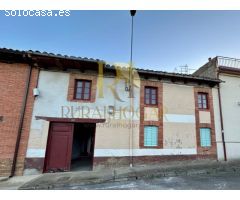 ARDON: GRAN CASA DE PUEBLO CON PATIO INTERIOR!!