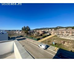 Casa de obra nueva con terraza privada ideal para familias