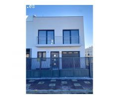 Casa de obra nueva con terraza privada ideal para familias