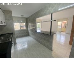 Piso céntrico exterior y con piscina comunitaria