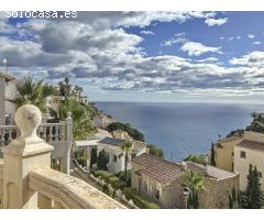 Villa contemporánea con impresionantes vistas al mar
