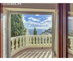 Villa contemporánea con impresionantes vistas al mar