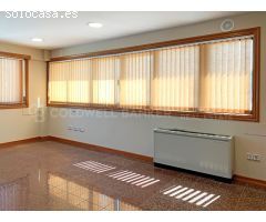 Nave Industrial con Oficinas, Parcela de 15.000 m2 - Única en Vigo