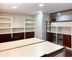 Nave Industrial con Oficinas, Parcela de 15.000 m2 - Única en Vigo