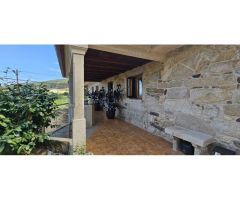 Chalet de piedra en la Comarca del Salnés