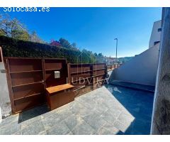 Chalet de Obra nueva moderna y vanguardista en Residencial Begur.