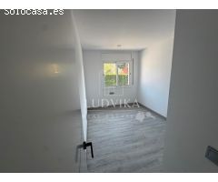 Chalet de Obra nueva moderna y vanguardista en Residencial Begur.