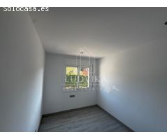 Chalet de Obra nueva moderna y vanguardista en Residencial Begur.