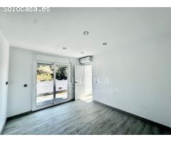 Chalet de Obra nueva moderna y vanguardista en Residencial Begur.