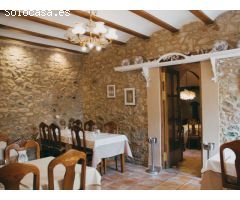 FANTASTICO RESTAURANTE-MASIA EN TRASPASO CON JARDIN