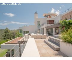 Una obra maestra de arquitectura & naturaleza, con las mejores vistas a la Costa