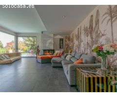 Moderna villa con vistas al mar y al valle