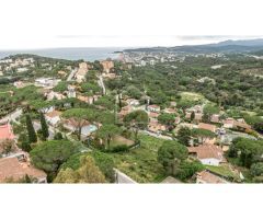 Parcela urbana orientada al sur con vistas a Platja dAro