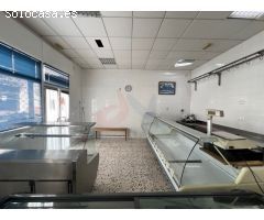 Local comercial adecuado como carnicería o alimentación.