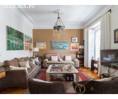 Elegante Piso en Pleno Barrio de Salamanca con Plaza de Garaje