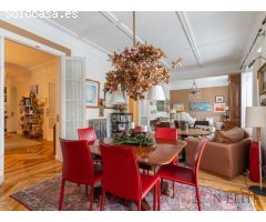 Elegante Piso en Pleno Barrio de Salamanca con Plaza de Garaje
