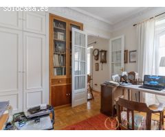 Elegante Piso en Pleno Barrio de Salamanca con Plaza de Garaje
