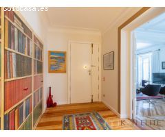 Elegante Piso en Pleno Barrio de Salamanca con Plaza de Garaje