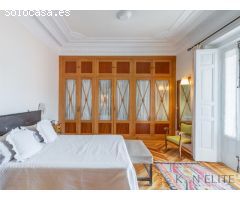Elegante Piso en Pleno Barrio de Salamanca con Plaza de Garaje