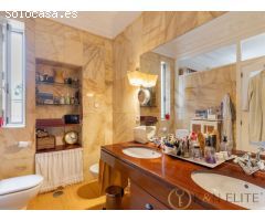 Elegante Piso en Pleno Barrio de Salamanca con Plaza de Garaje