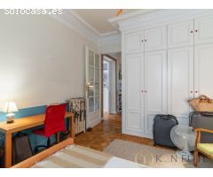 Elegante Piso en Pleno Barrio de Salamanca con Plaza de Garaje