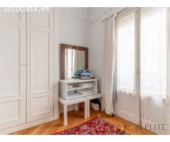 Elegante Piso en Pleno Barrio de Salamanca con Plaza de Garaje
