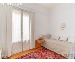 Elegante Piso en Pleno Barrio de Salamanca con Plaza de Garaje