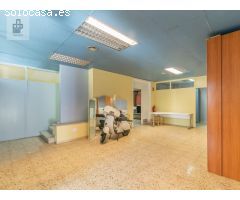 ¡Oportunidad única en Esplugues de Llobregat - Local comercial de 193 m² en zona