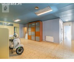 ¡Oportunidad única en Esplugues de Llobregat - Local comercial de 193 m² en zona