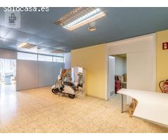 ¡Oportunidad única en Esplugues de Llobregat - Local comercial de 193 m² en zona