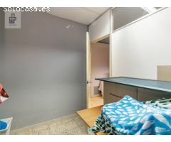 ¡Oportunidad única en Esplugues de Llobregat - Local comercial de 193 m² en zona