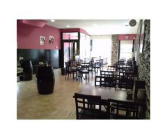 Se vende bar-restaurante completamente equipado junto a la Muralla de Lugo