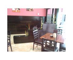 Se vende bar-restaurante completamente equipado junto a la Muralla de Lugo