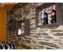 Se vende bar-restaurante completamente equipado junto a la Muralla de Lugo