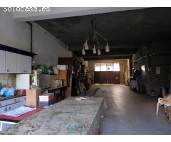 Casa en venta con dos viviendas independientes, terrazas y terreno con