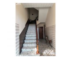 Casa en venta con dos viviendas independientes, terrazas y terreno con