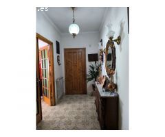 Casa en venta con dos viviendas independientes, terrazas y terreno con