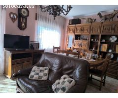 Casa en venta con dos viviendas independientes, terrazas y terreno con