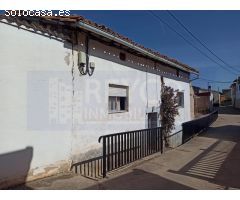 En Villaverde de Rioja, con una parcela de mas de 800m2, se vende esta casa de