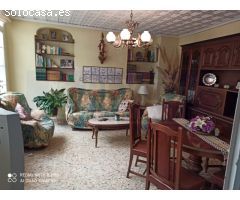 A la venta, casa con lonja de 201m2.