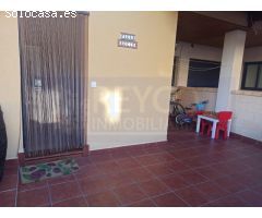 A la venta, casa con lonja de 201m2.