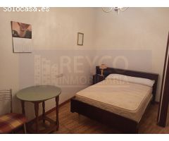 CASA DE PUEBLO CON TERRENO, A LA VENTA EN CAÑAS.