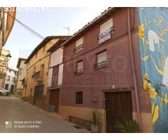 CASA DE PUEBLO CON TERRENO, A LA VENTA EN CAÑAS.