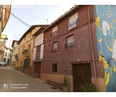 CASA DE PUEBLO CON TERRENO, A LA VENTA EN CAÑAS.