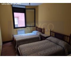 CASA DE PUEBLO CON TERRENO, A LA VENTA EN CAÑAS.