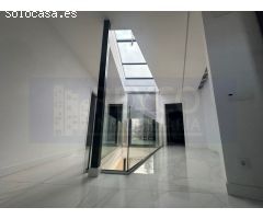 CHALET INDEPENDIENTE CON PISCINA EN ZONA LOS MANZANOS