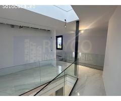 CHALET INDEPENDIENTE CON PISCINA EN ZONA LOS MANZANOS
